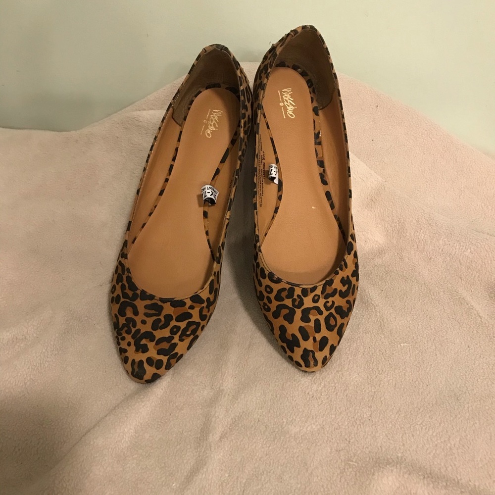 SOX-TAB Slip on Flat Shoe - Size 8
